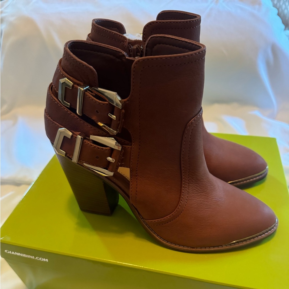 Gianni Bini Bennet Hampton Tan Boots